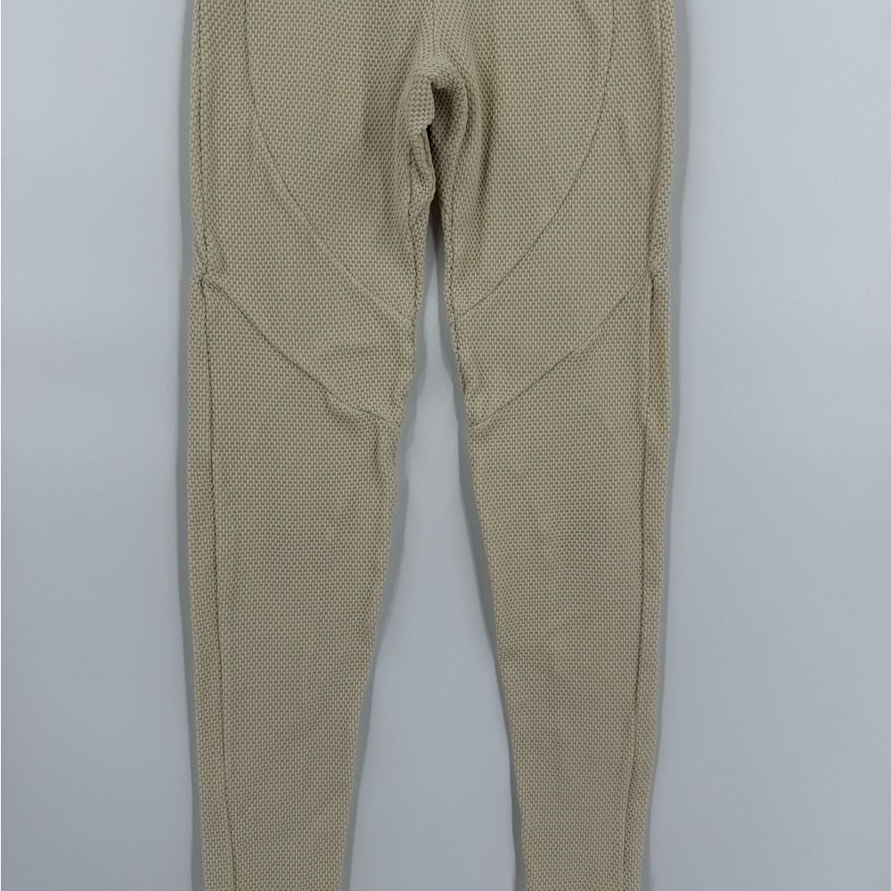Devon Windsor Textured Athletic Leggings in Canvas | Size XS - Picture 7 of 9